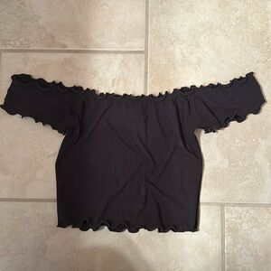 Ruffled off the shoulder sleeves, top black crop top women’s extra small